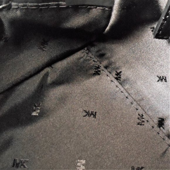 Michael Kors Kent Camo Jacquard Toiletry Kit Black - Picture 4 of 13